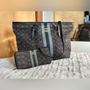 Coach purse w/ matching wallet